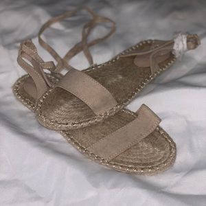 Flat sandals
